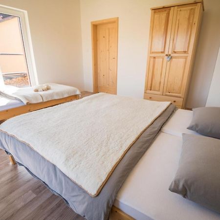 Liptovský Mikuláš Apartman Emka מראה חיצוני תמונה