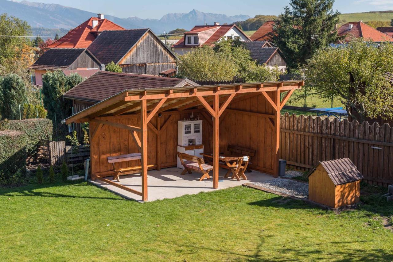 Liptovský Mikuláš Apartman Emka מראה חיצוני תמונה