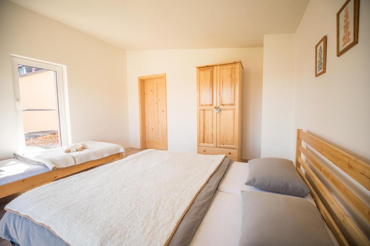 Liptovský Mikuláš Apartman Emka מראה חיצוני תמונה