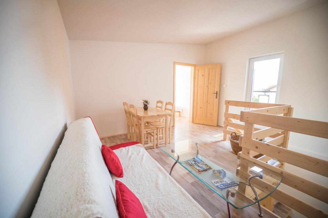 Liptovský Mikuláš Apartman Emka מראה חיצוני תמונה