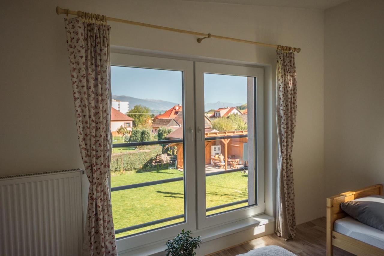 Liptovský Mikuláš Apartman Emka מראה חיצוני תמונה