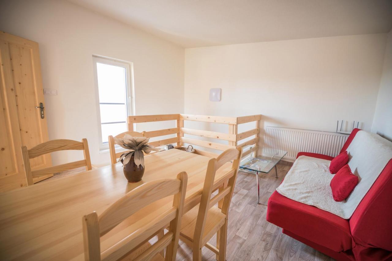 Liptovský Mikuláš Apartman Emka מראה חיצוני תמונה